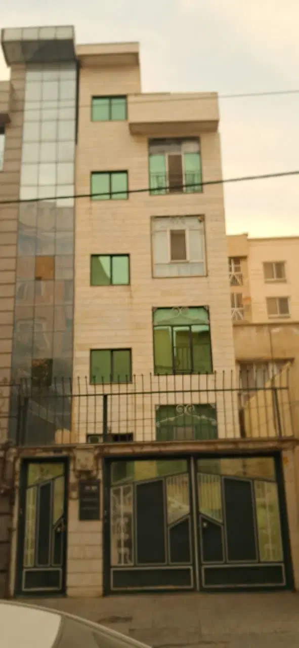 ۷۰ متری_ تک خواب_ طبقه سوم_ پارکینگ _ انباری