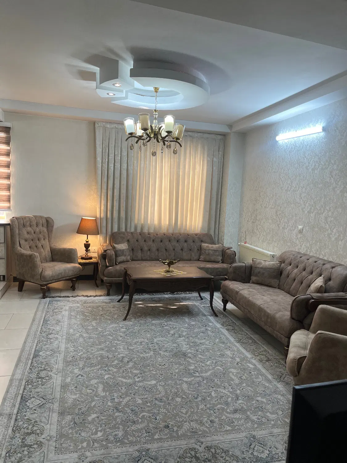 نورگیر، خوش نقشه ،تک واحدی ،دسترسی آسان ب مترو