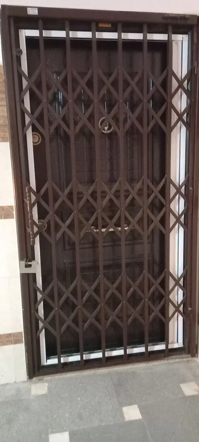 واحد ۸۳ متری با پارکینگ و انباری