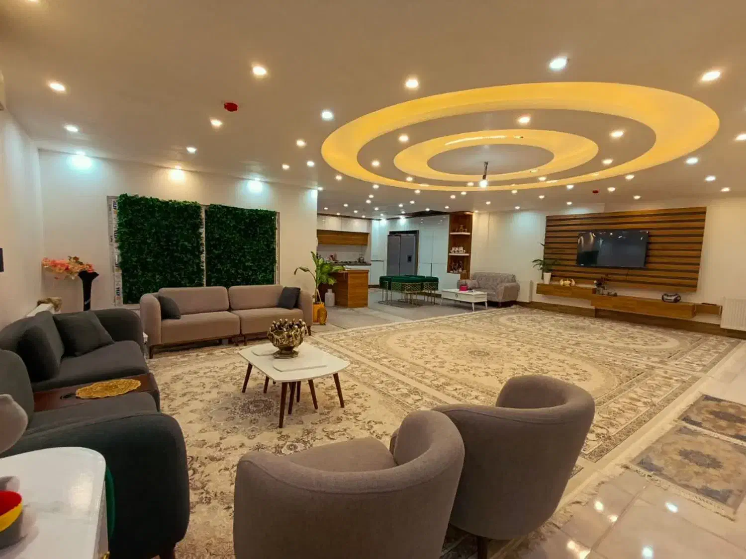 آپارتمان بزرگ خوش نقشه