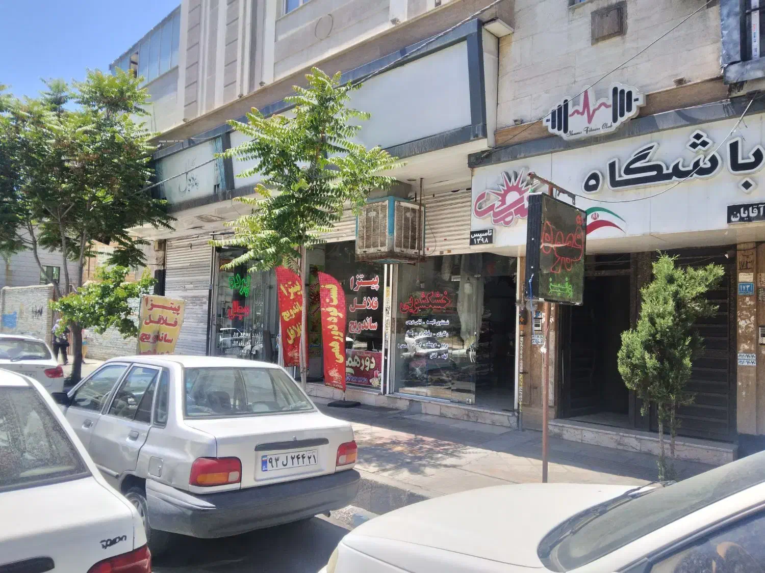 ۴۳متر مغازه ۱۵متر بالکن بر بلوار اصلی وایئن
