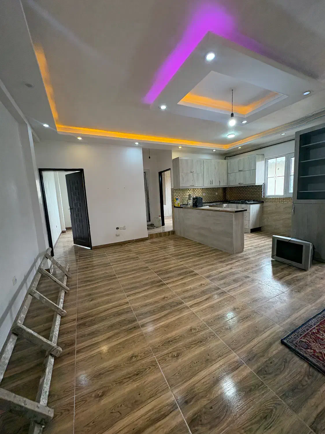 واحد 70 متری 2 خواب فول امکانات