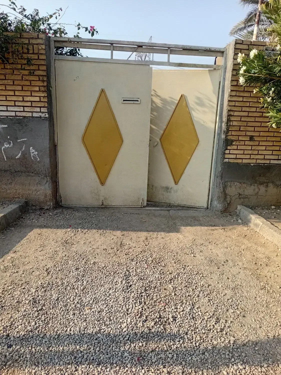 خانه ویلایی نی‌سیاه