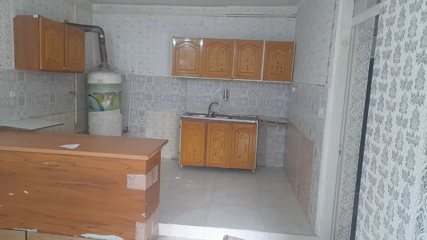 طبقه مسکونی شمالی ۸۰متری رسالت