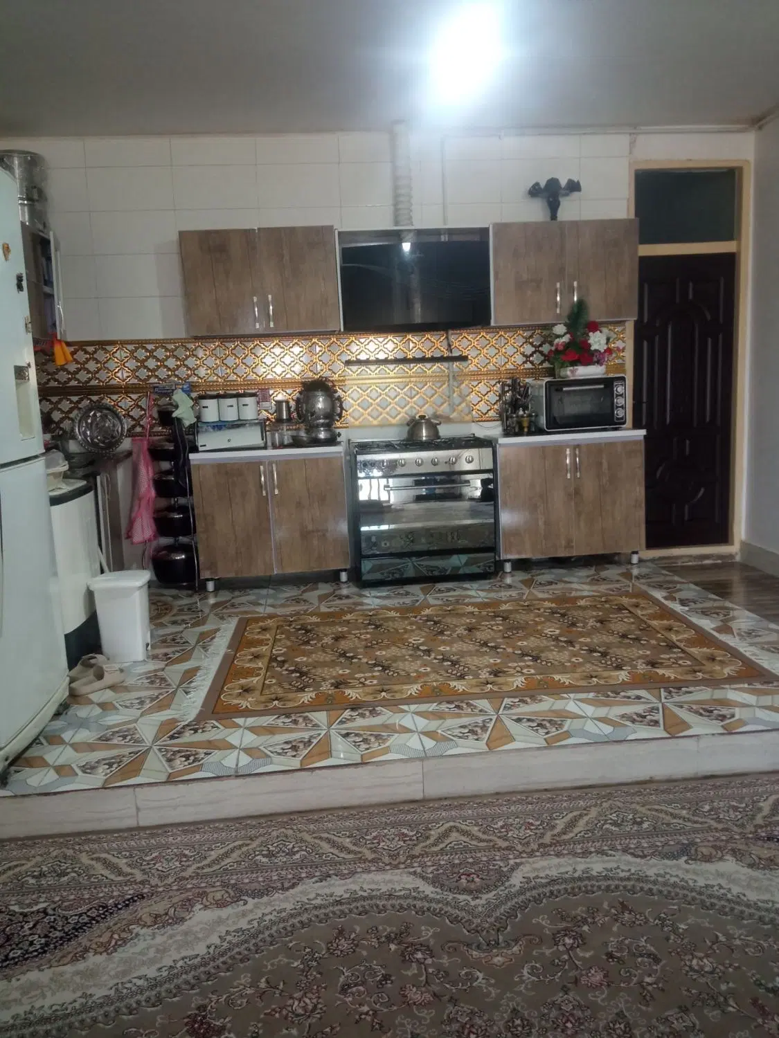 ساختمان طبقه بالا ۱۱۰متر