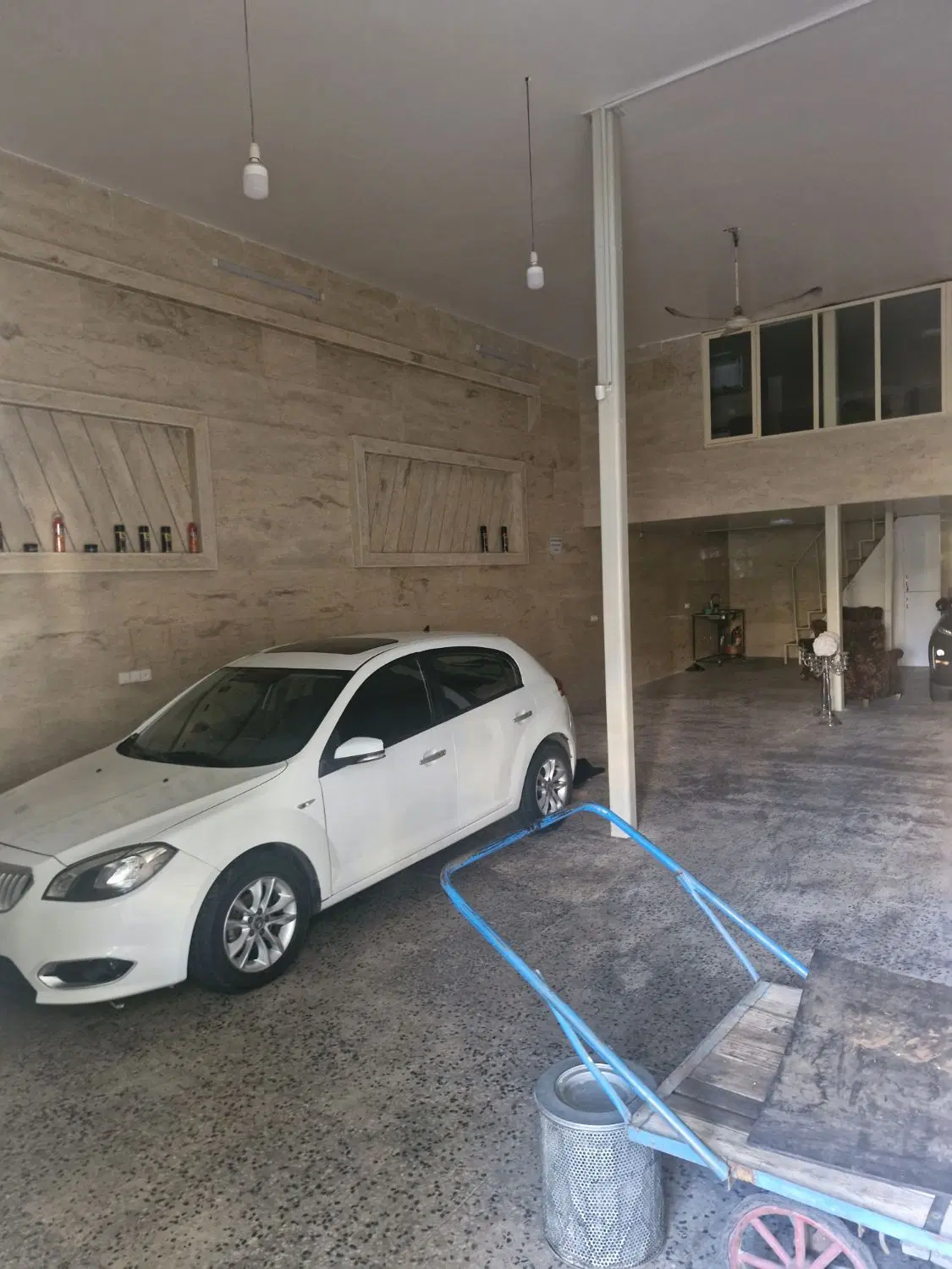 مغازه ترمینال باربری خیابان یقطین روبروی درمانگاه