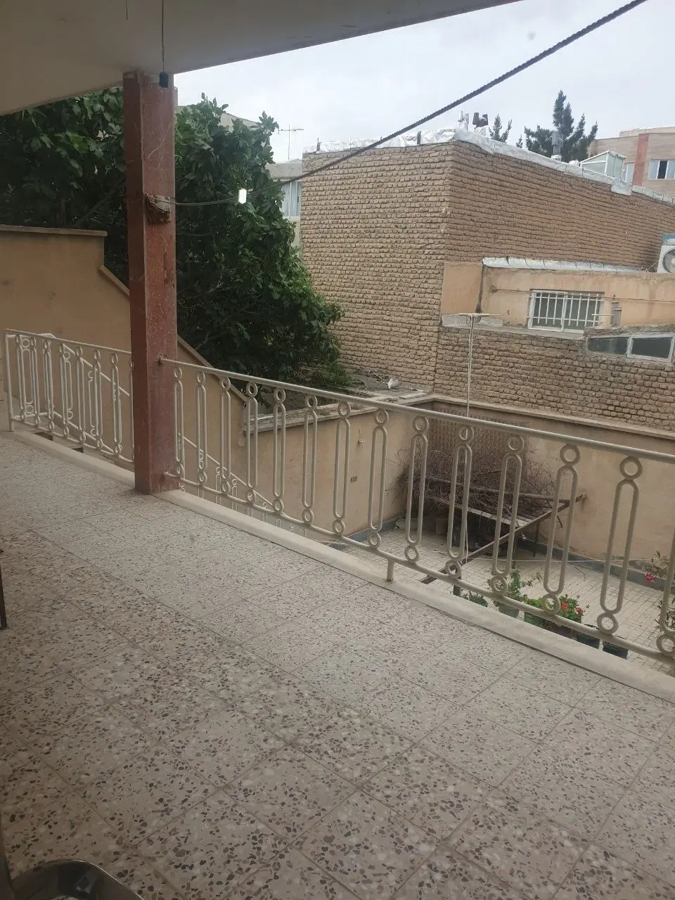 فروش یک واحد اپارتمان طبقه اول