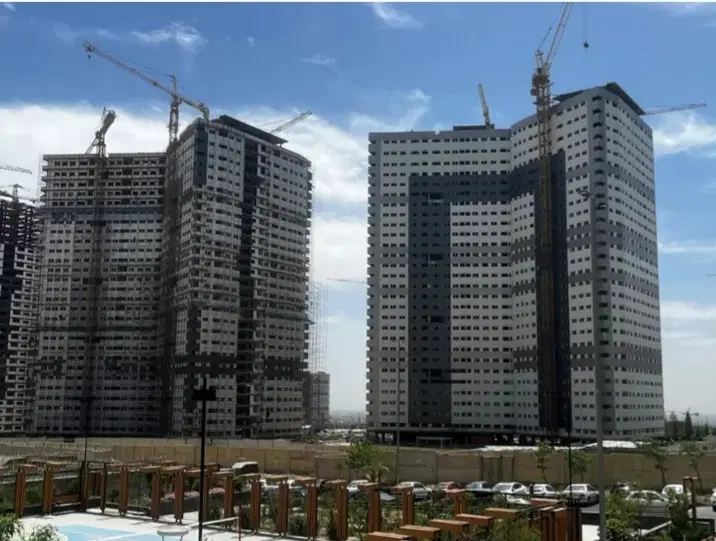 آپارتمان ۱۷۲ متری برج d3 پهنه B شرقی چیتگر