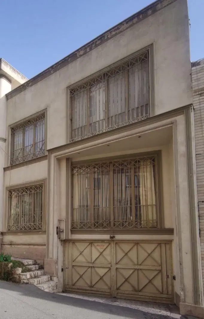 ۲۰۰ متر جنوبی