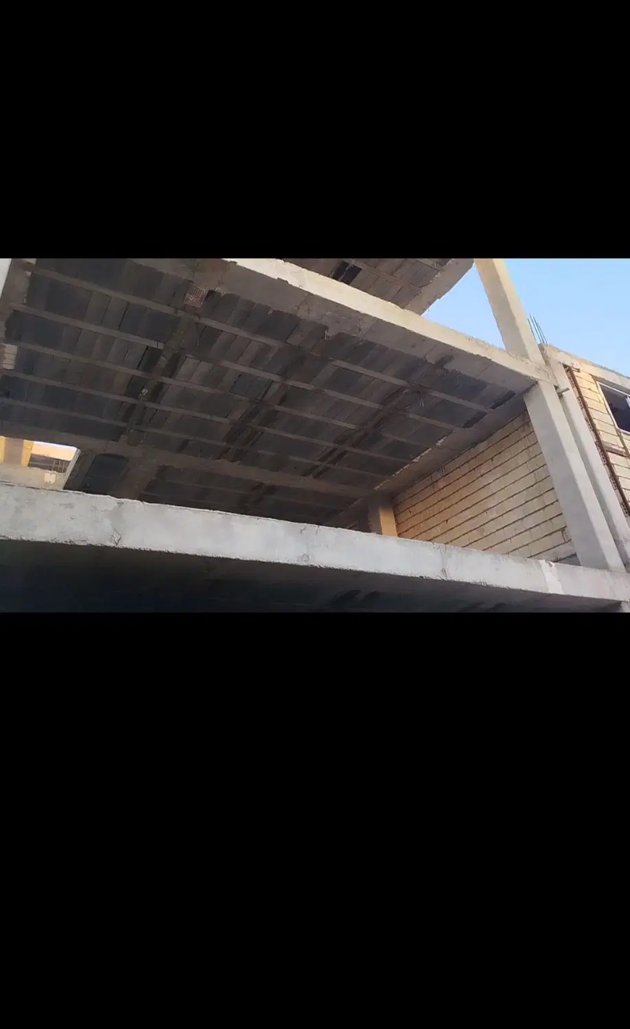 آپارتمان سه طبقه شهرک سیمرغ