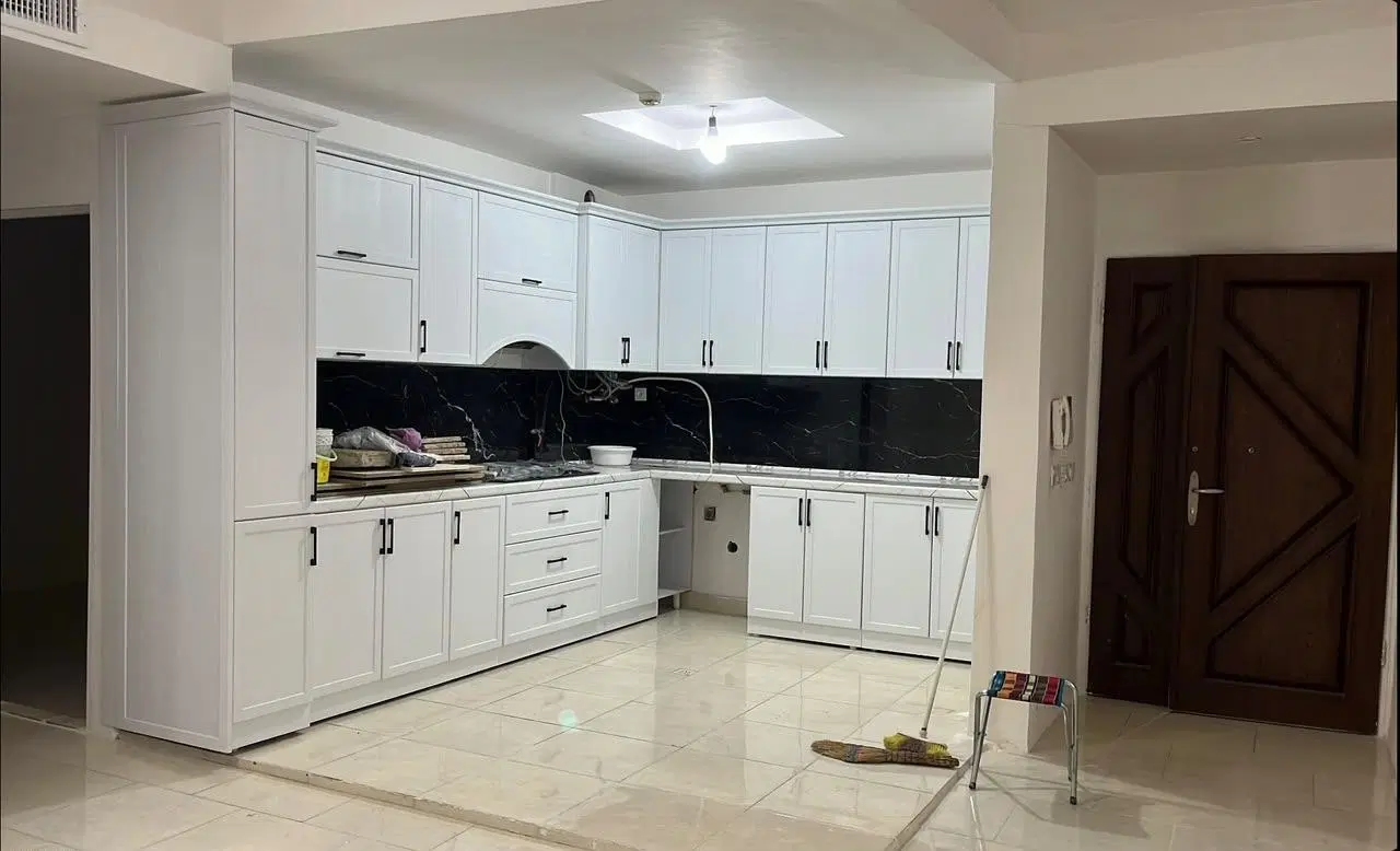 آپارتمان فروشی واقع در اقبال ۱