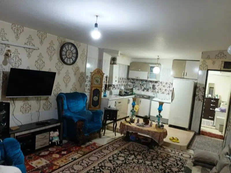 یک واحد همکف تمیز فوری فروش