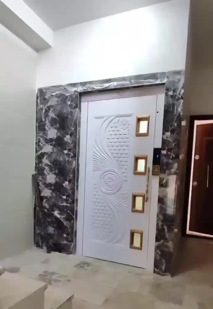 واحد نوساز ۱۰۳ متری اوایل اهری نبش نسترن ۳