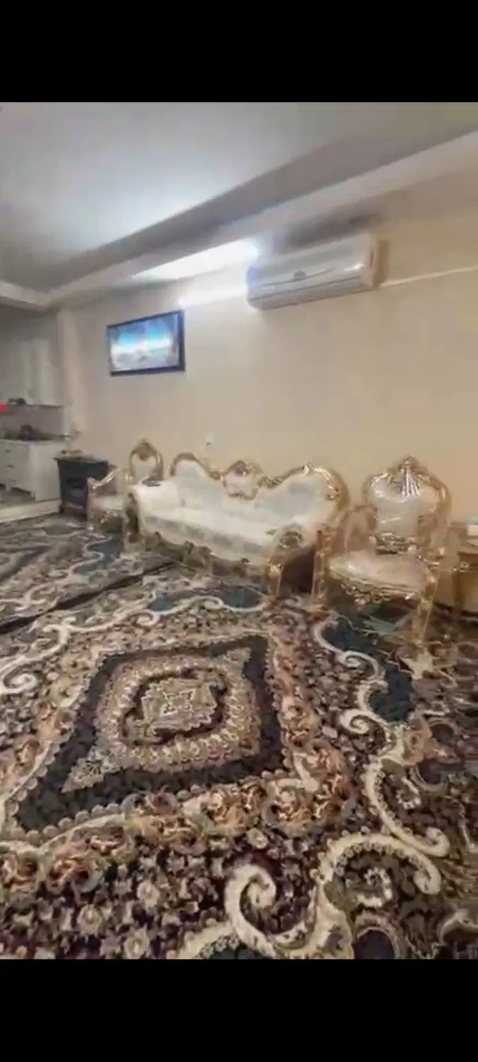 واحد 90 متری(10مترحاشیه) 2 خواب طبقه 2 تک واحدی