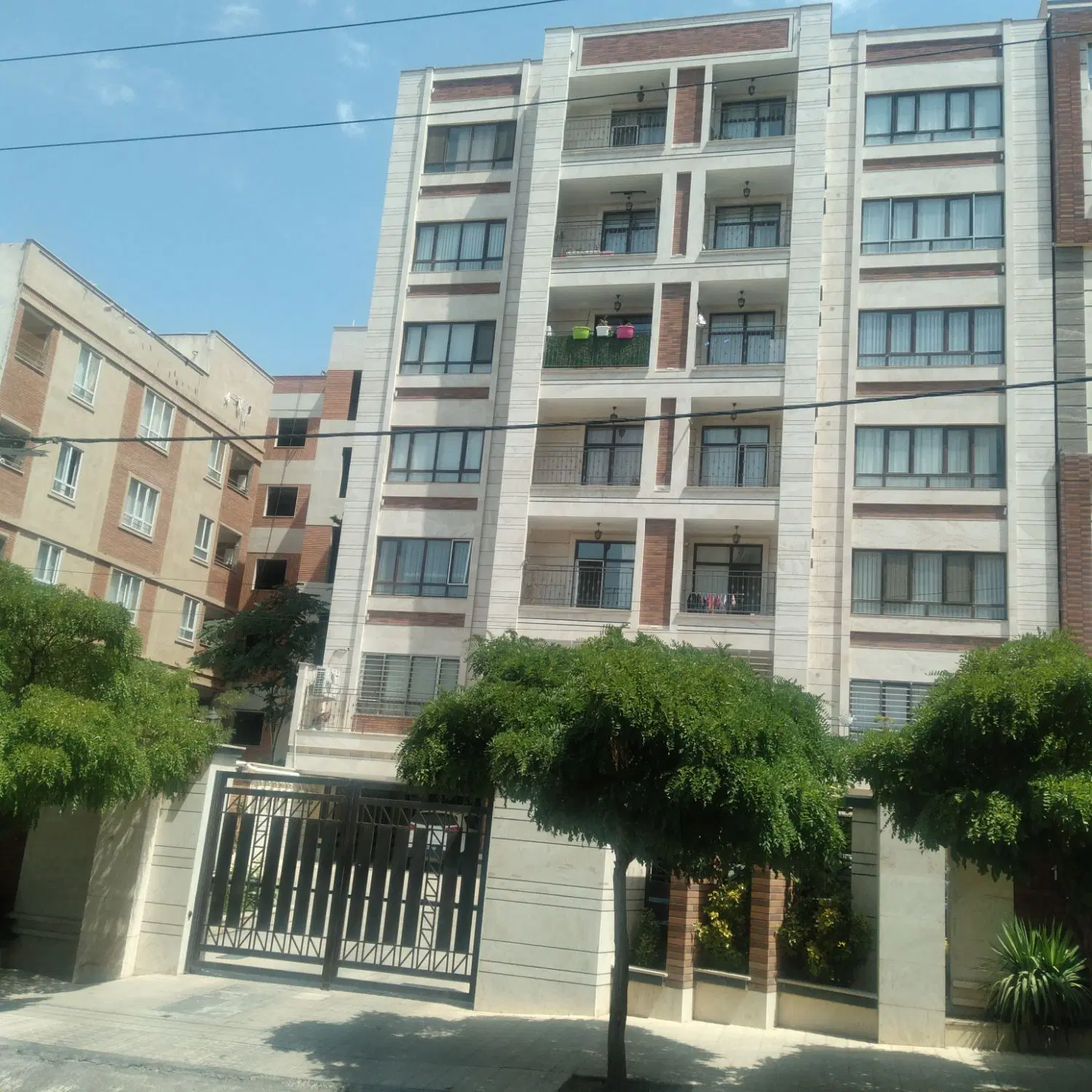 فروش آپارتمان مسکونی۱۳۳ متری در گوهردشت