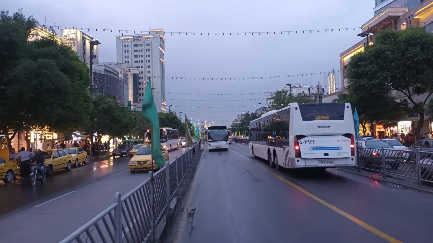 اجاره مغازه متراژتقریبا۴۰متربالکن ۳۰متر