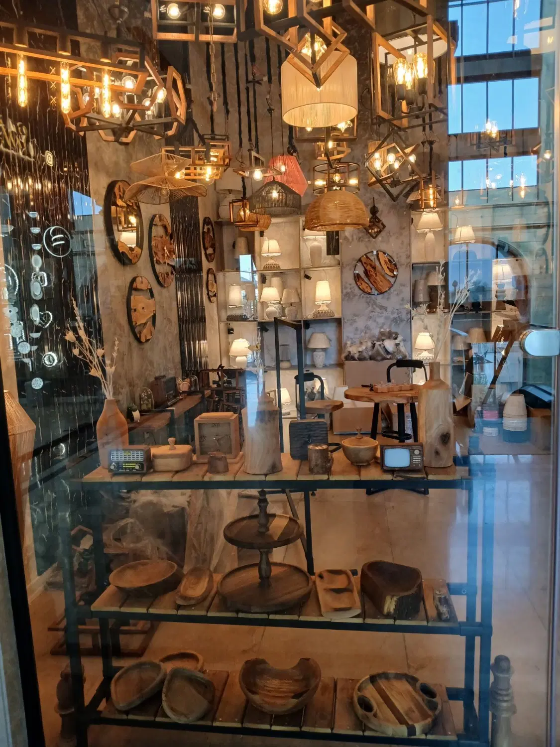 مغازه تجاری