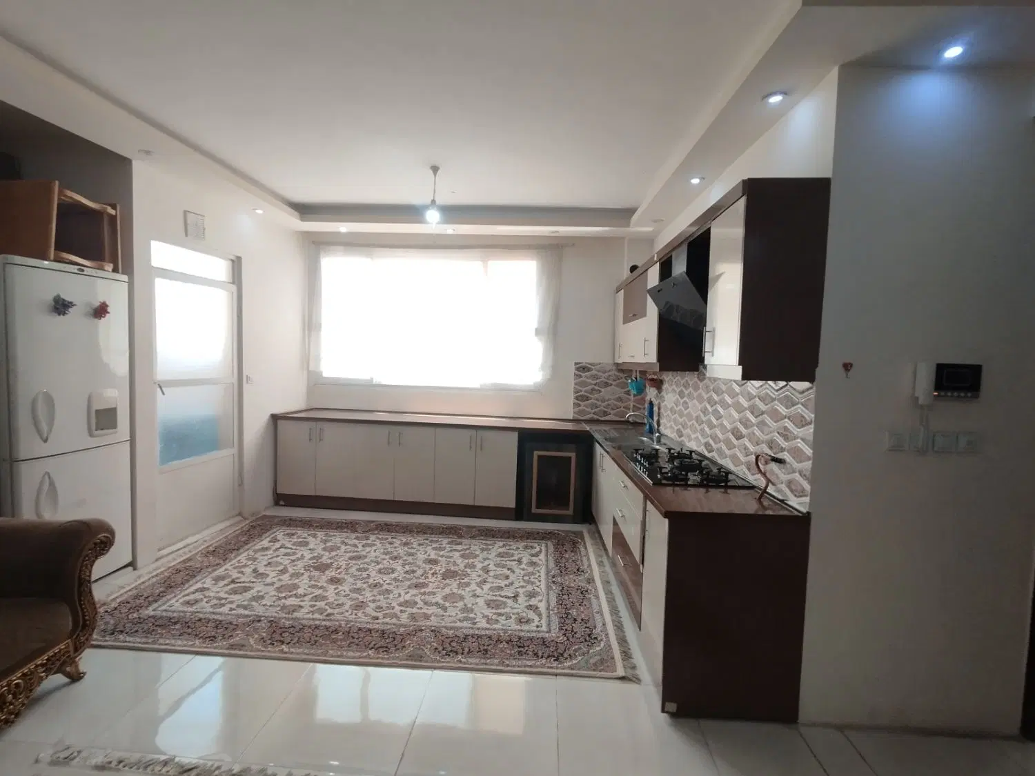 ۸۰ متر نوساز دوخواب _ با پارکینگ و آسانسور