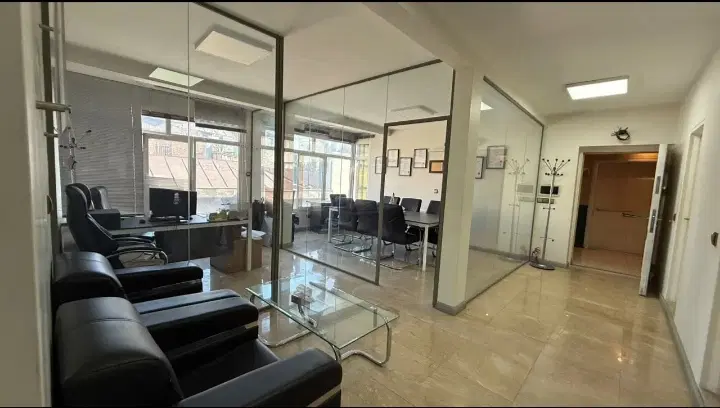 کریم خان حسینی 135 متر اداری