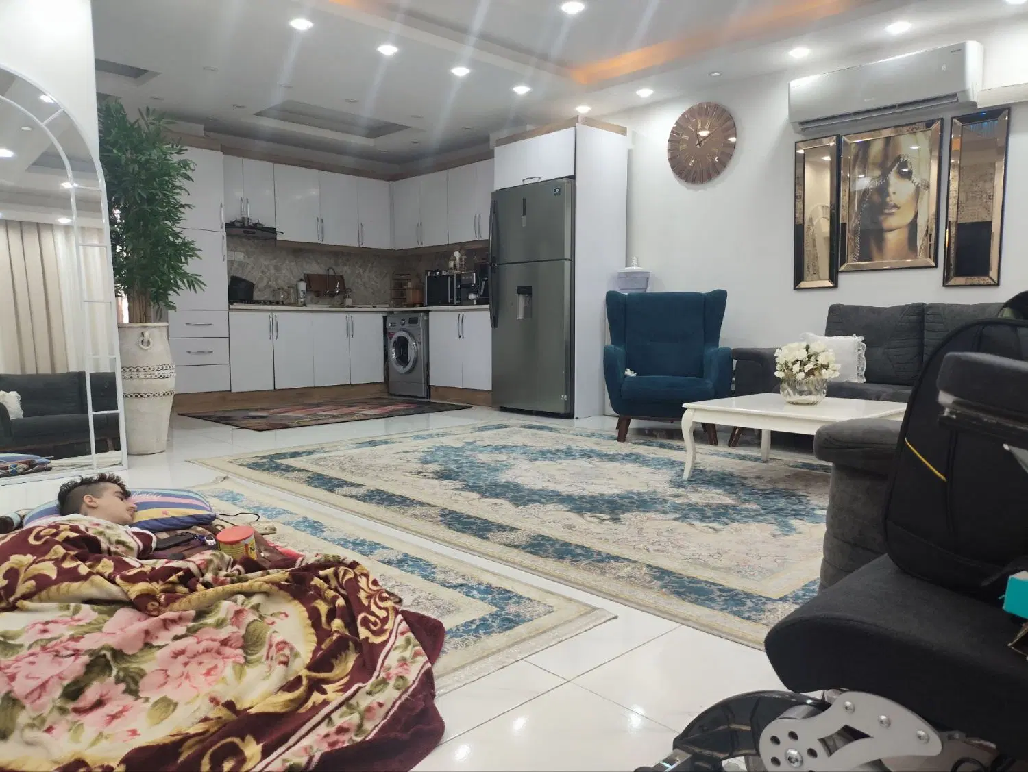 فروش واحد خیابان دانشگاه