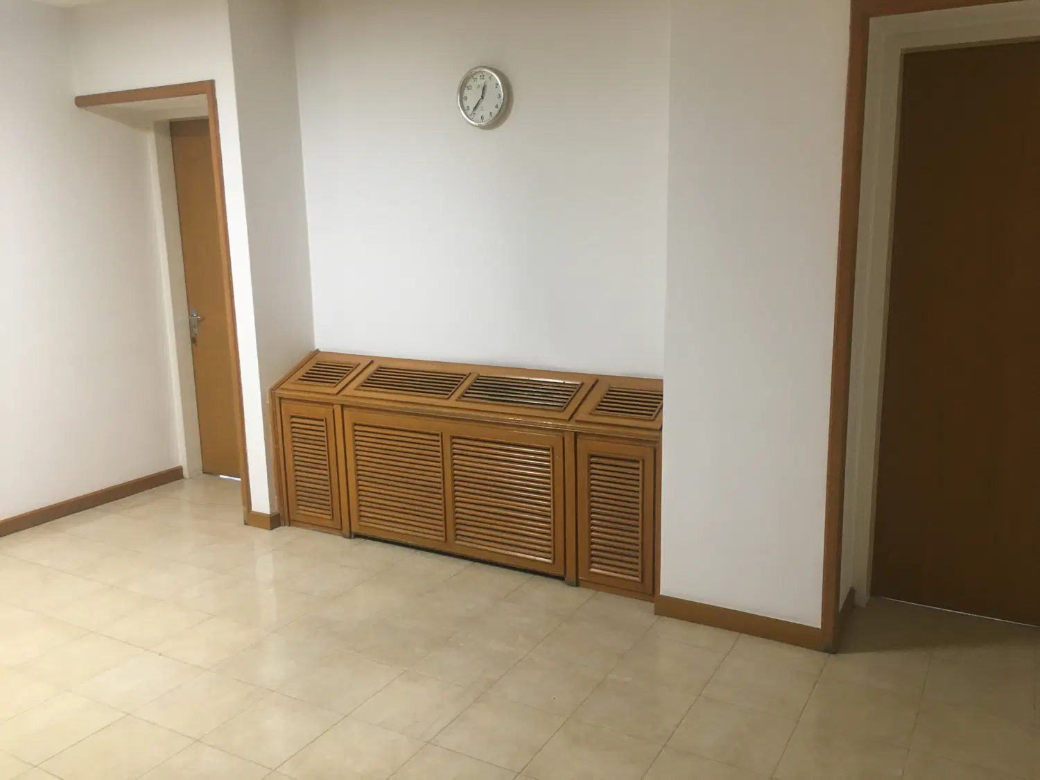 1320 متر سند اداری برکریمخان