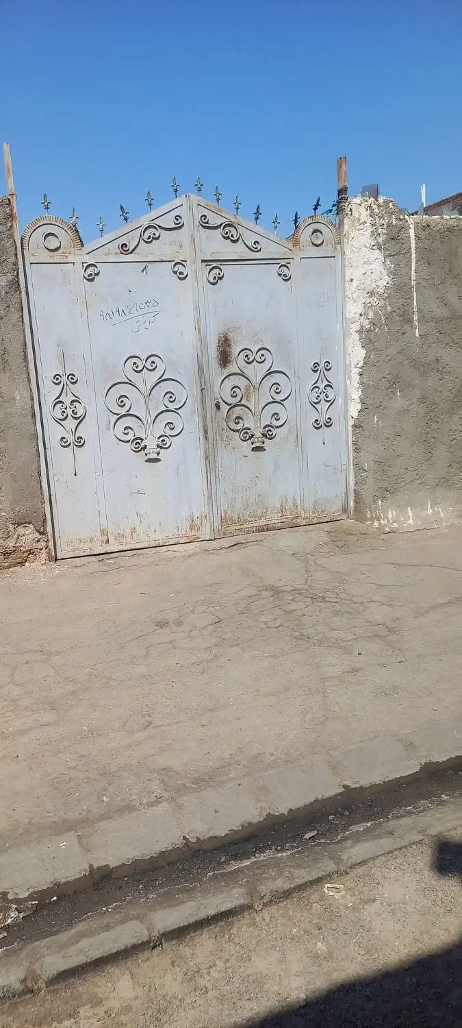 یک منزل بادوخانه ویک آشپزخانه فوری بفروش میرسد