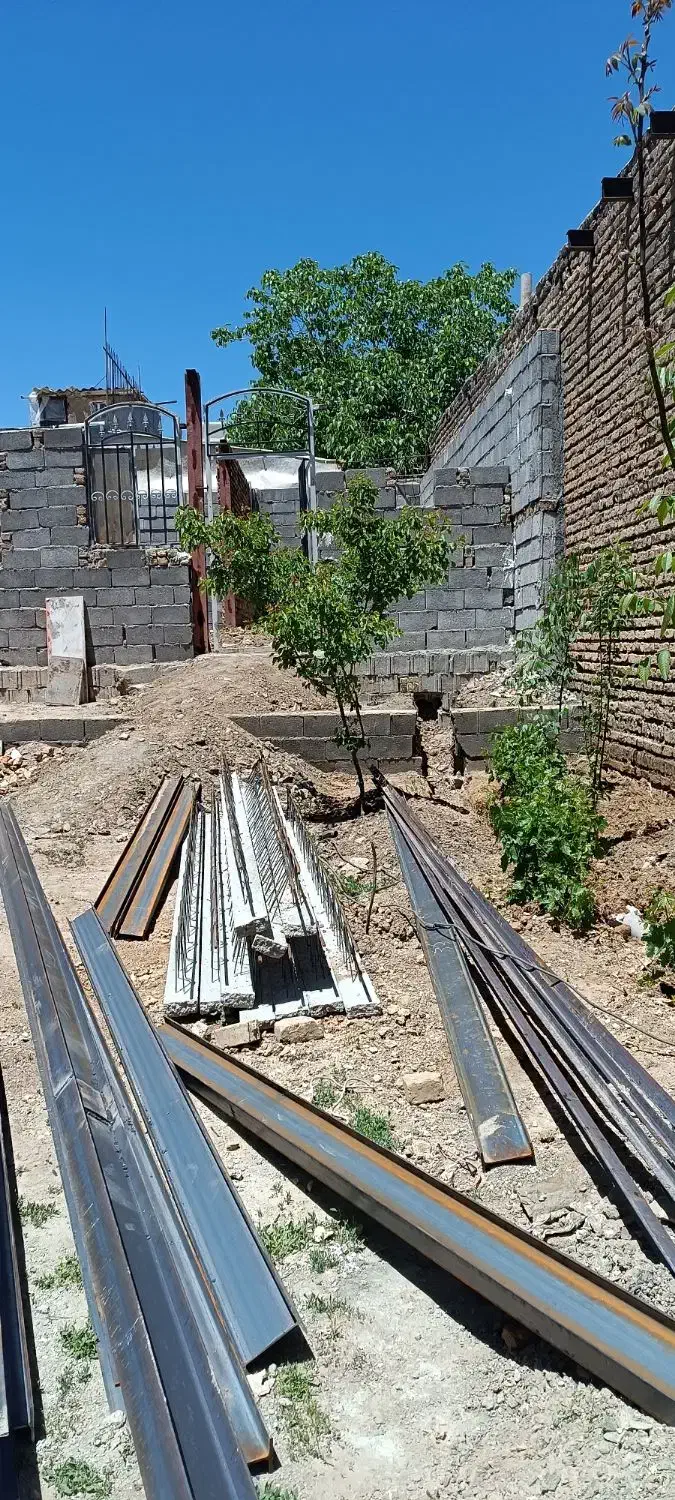 خانه ویلایی نیمه ساخت به متراژ 210متر