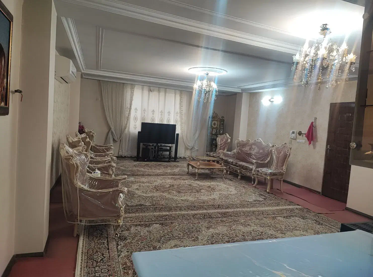 فروش یک واحد آپارتمان ۱۰۰ متری تک واحدی ط ۲ از ۳