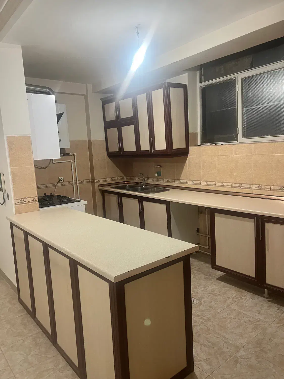 آپارتمان در شهرک اندیشه خیابان اصلی