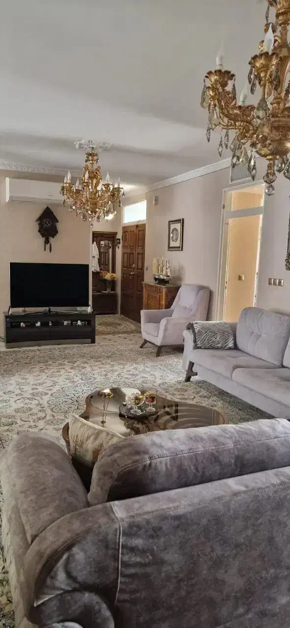فروش ملک 480 متری سه طبقه بازسازی شده