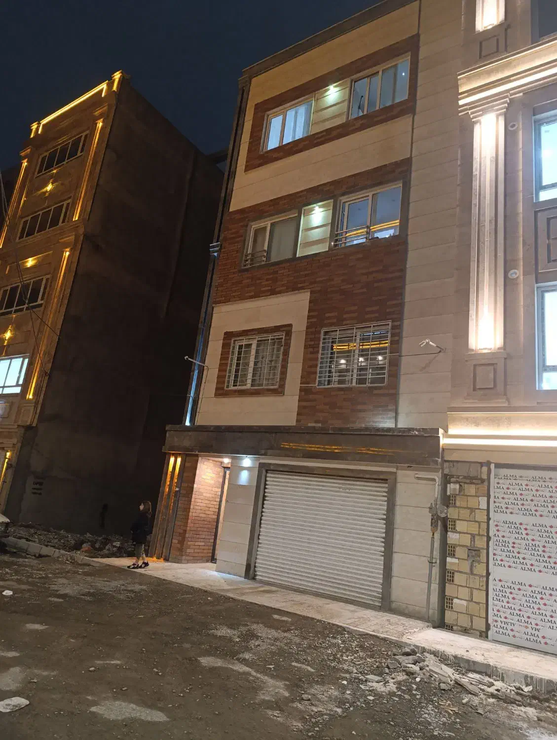 واحد 127متری فول امکانات فروش فوری  شهرک وایین