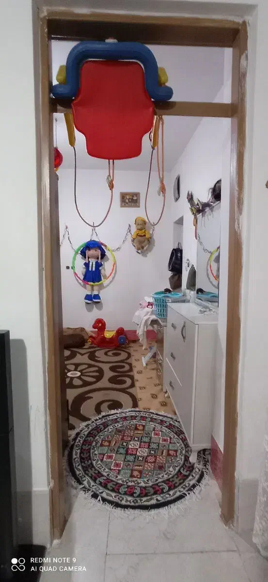 خانه ویلایی با 2 عدد مغازه