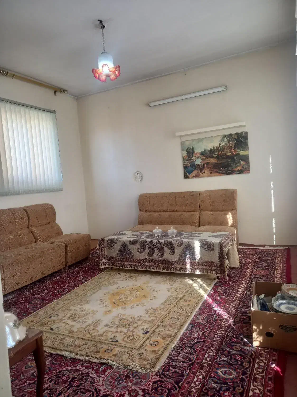 حیاط قدیمی 76متر دو طبقه