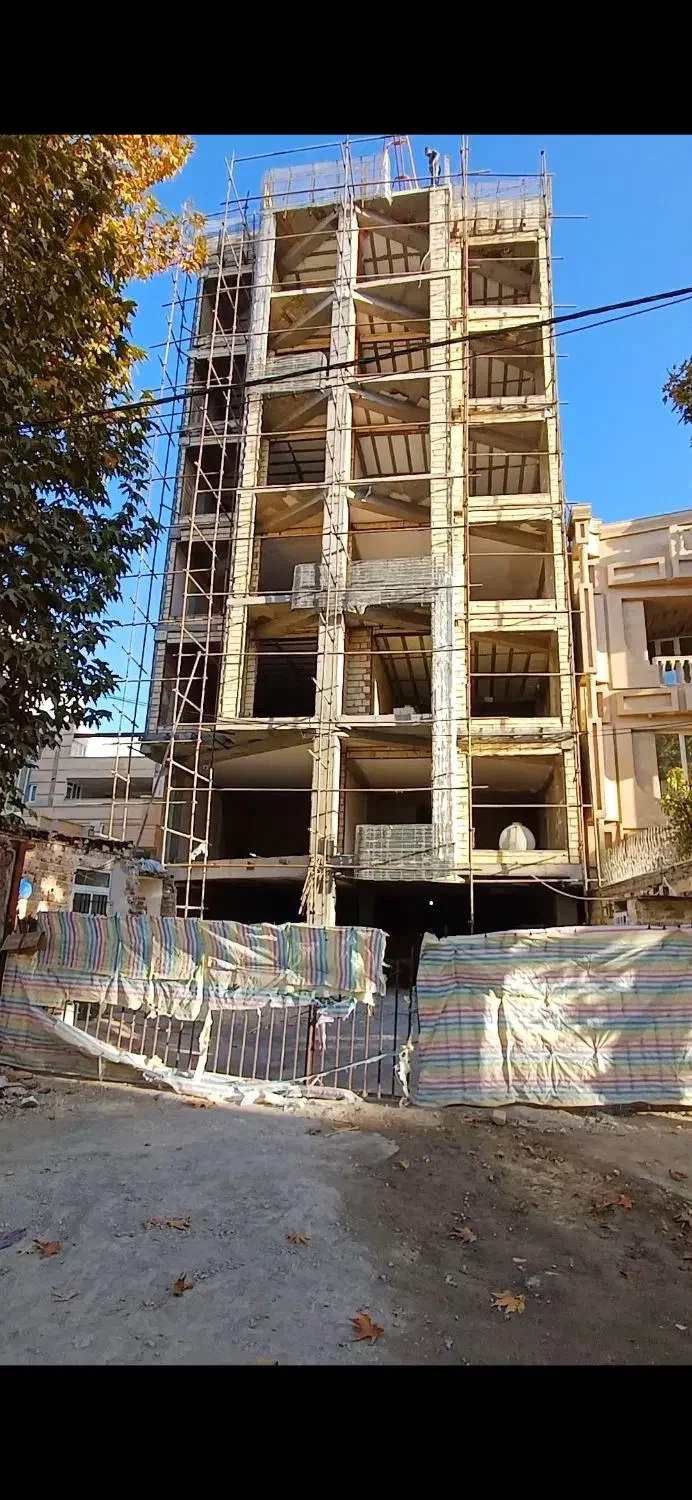 زمین بر خیایان شهرک امام خمینی