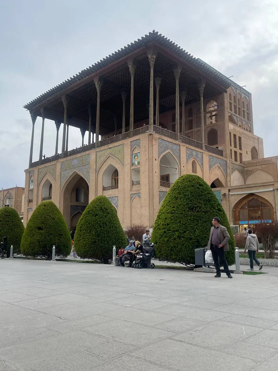 آپارتمان ۹۵ متری در شهرک نور