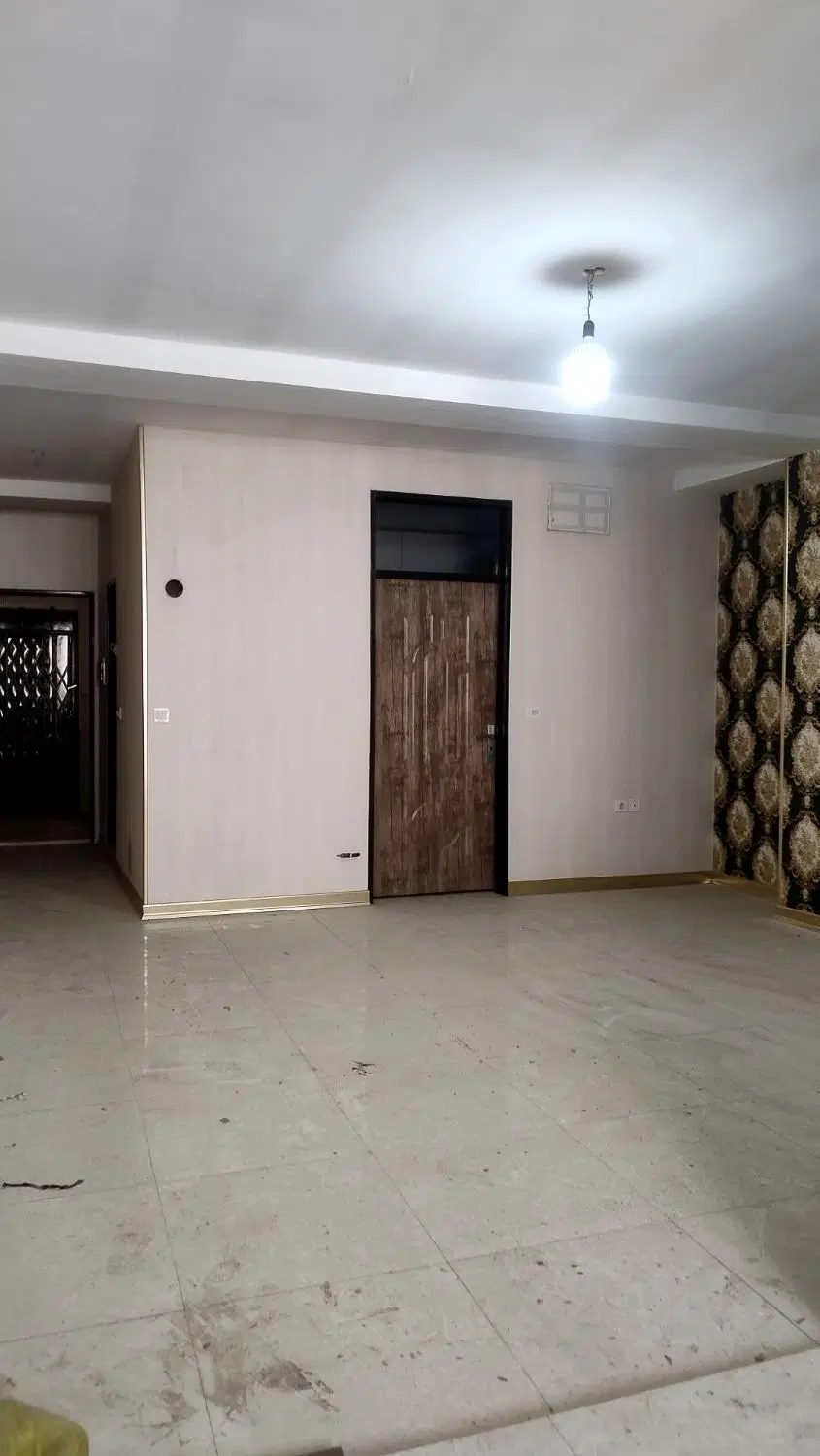 75 متری _ 2 خوابه_ پارکینگ دار