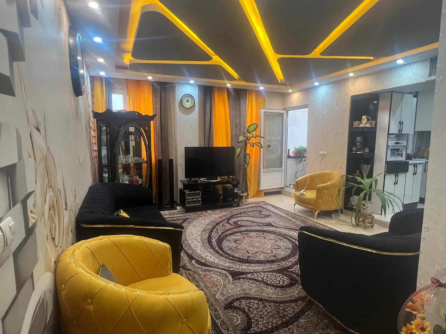 80 متر دو خواب با پارکینگ مسقف