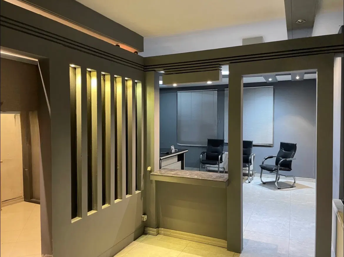 دفترکار حاشیه وکیل آباد
