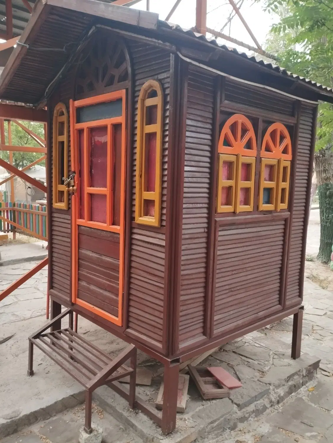 زمین ۴۰۰ متری