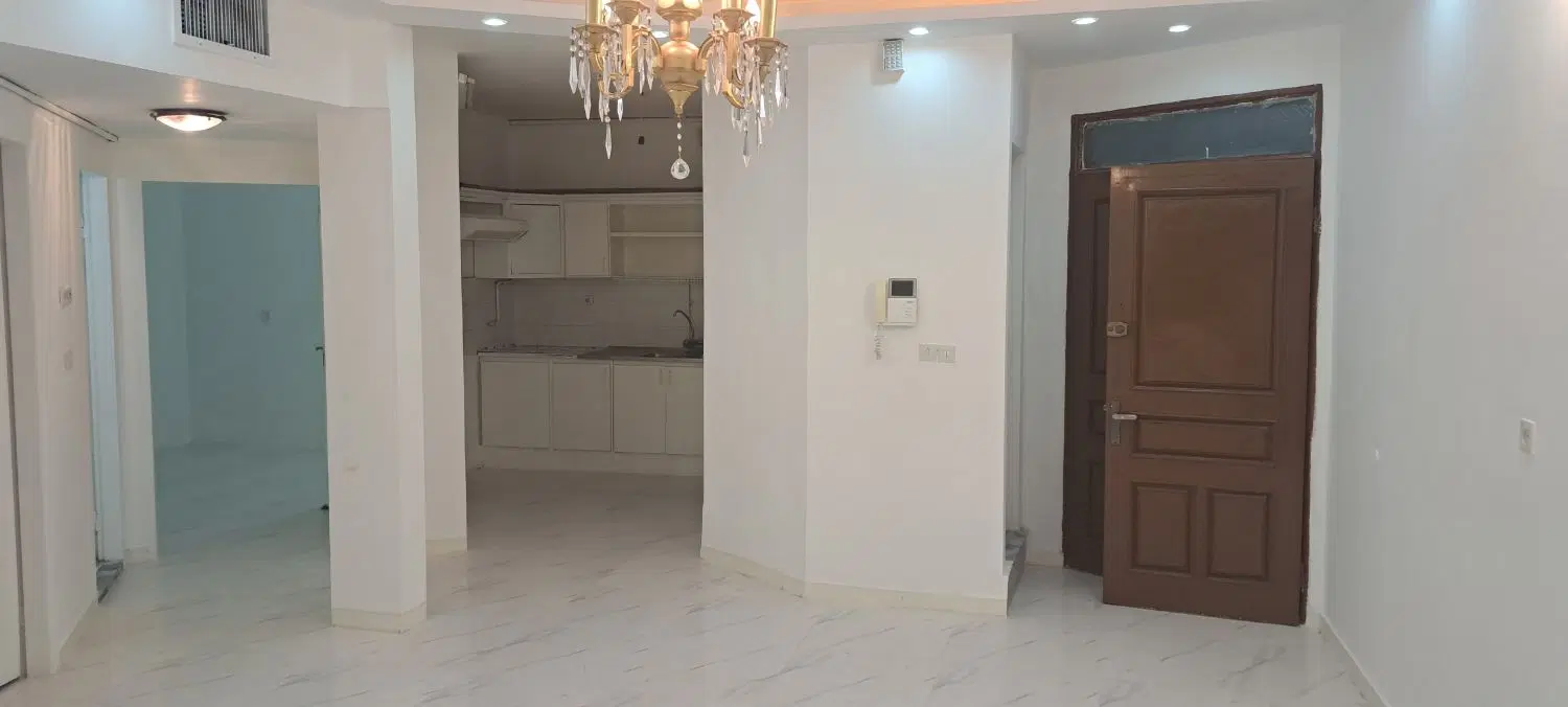 منزل آباد 65 متری طبقه  اول