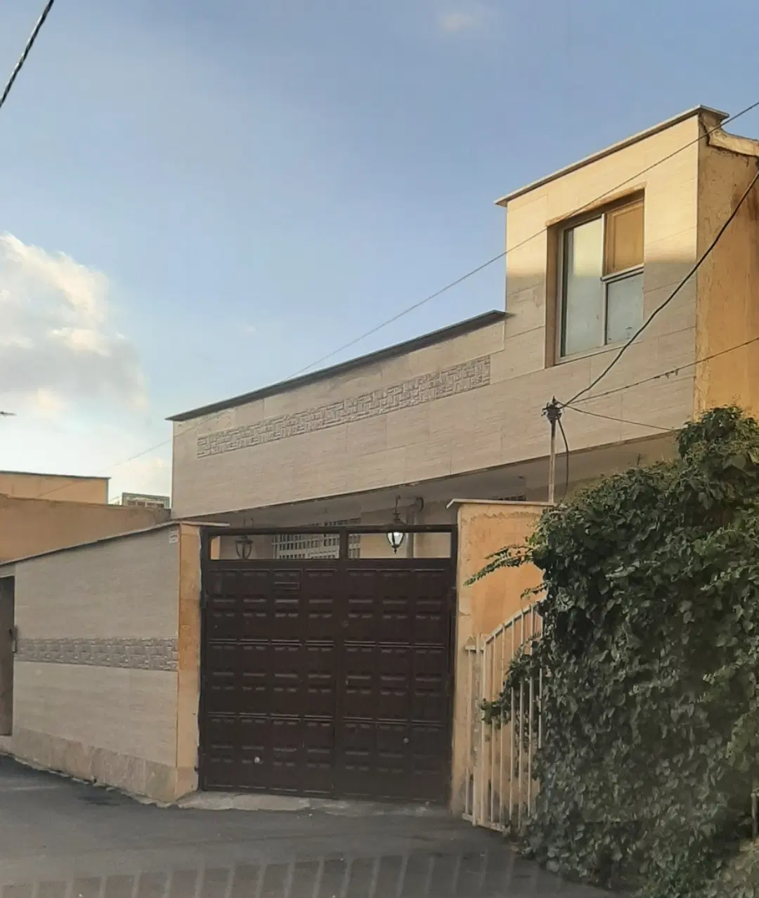 فروش خانه دو واحدی در حصار کرج