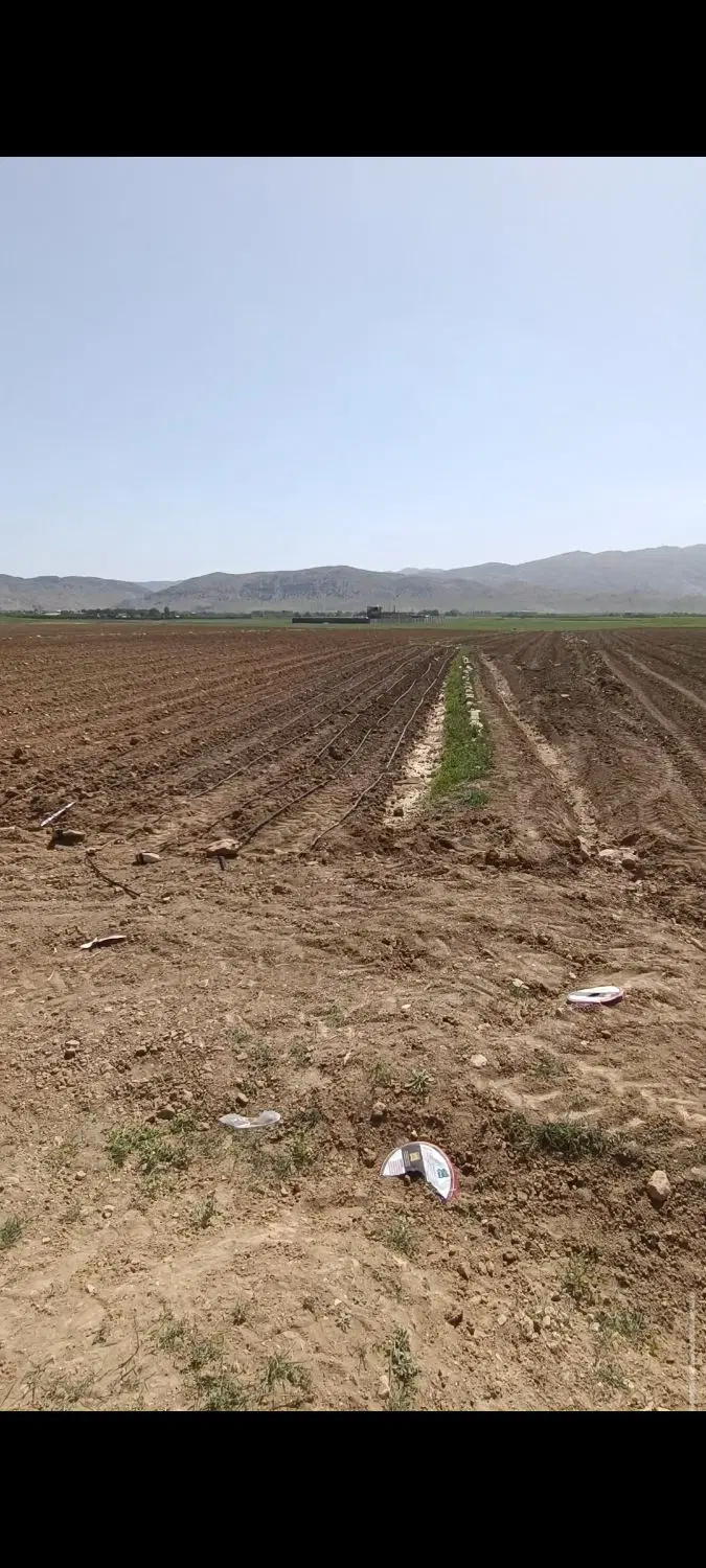 زمین دشتروم