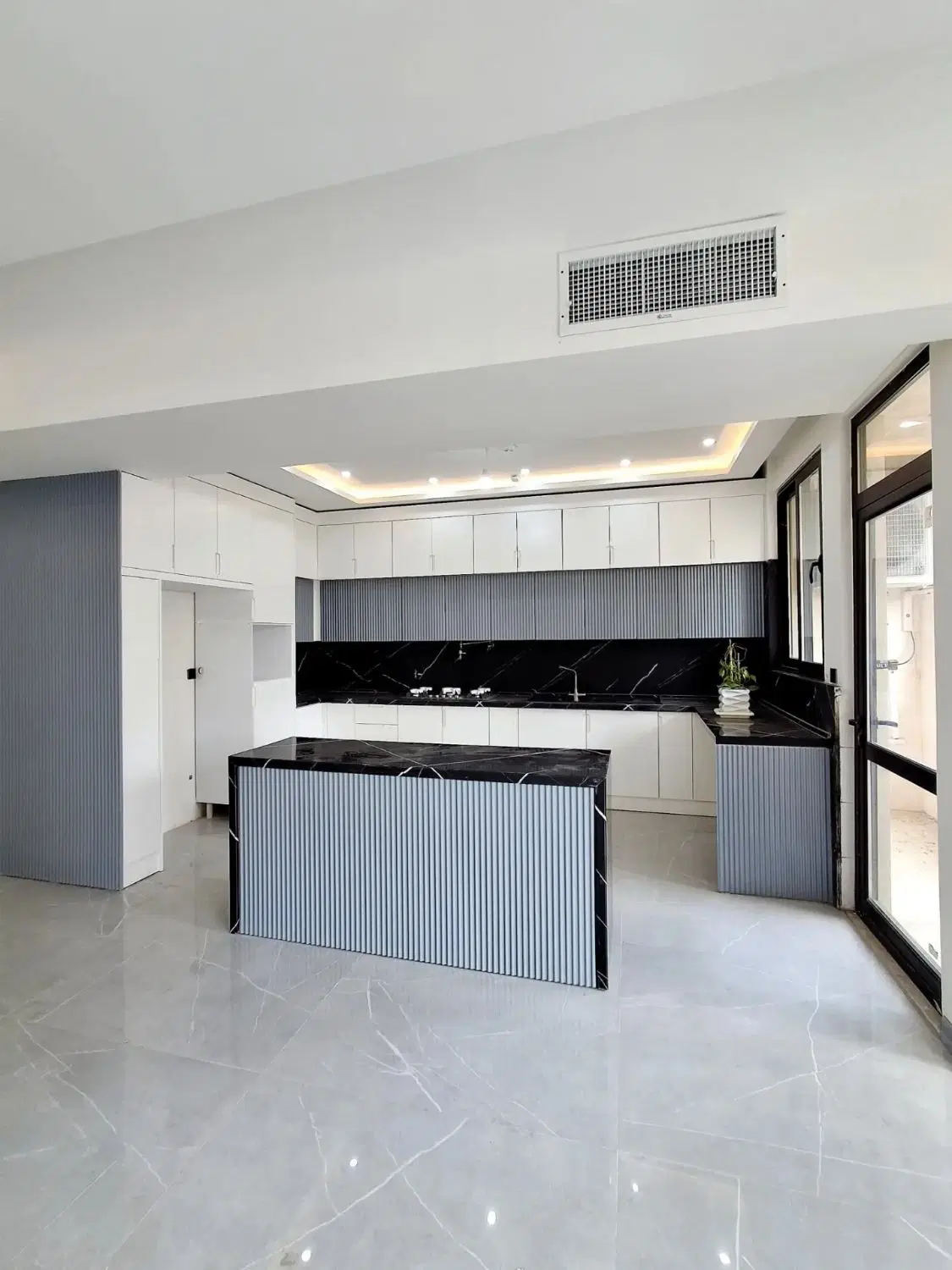 ۱۴۰متر با لابی و روف گاردن _ برند VIP الهیه سنددار