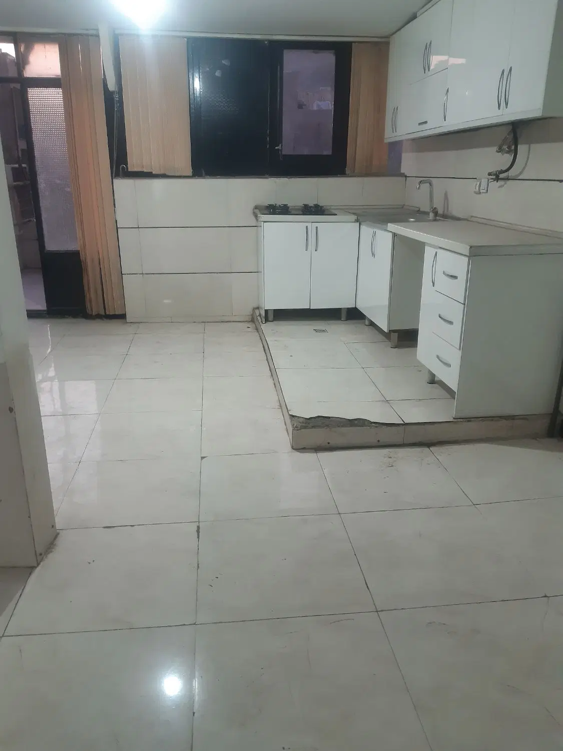 کل۳۶مترمغازه و۳واحداپارتمان و۴۰مترکارگاه برخ جیحون