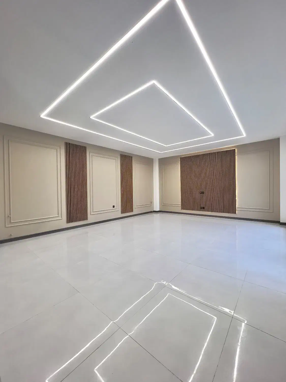 ویلای ۲۰۰ متری متفاوت و خاص با سند تکبرگ حتما ببین