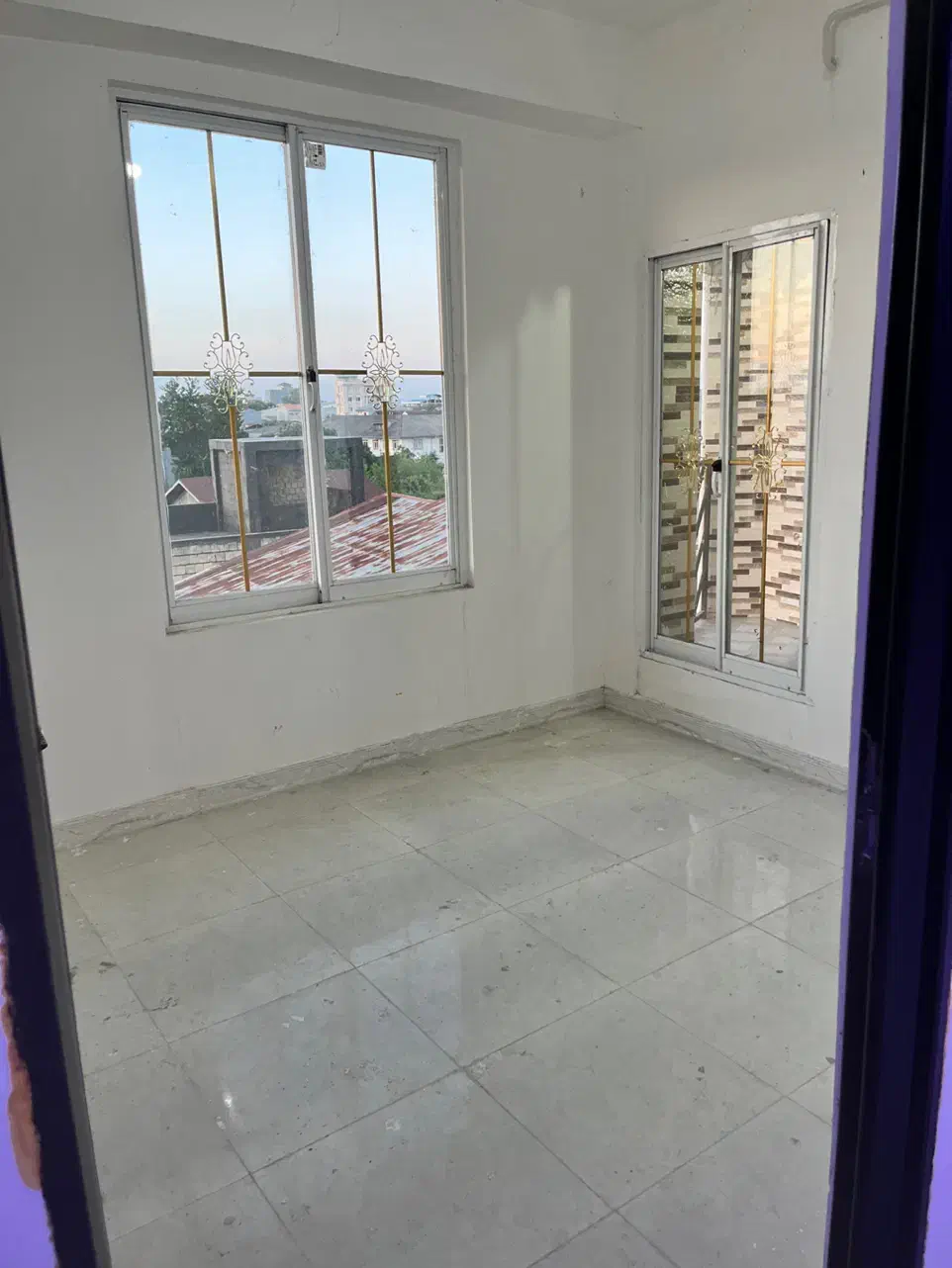 فروش آپارتمان نوساز ۹۰ متری مرکز شهر