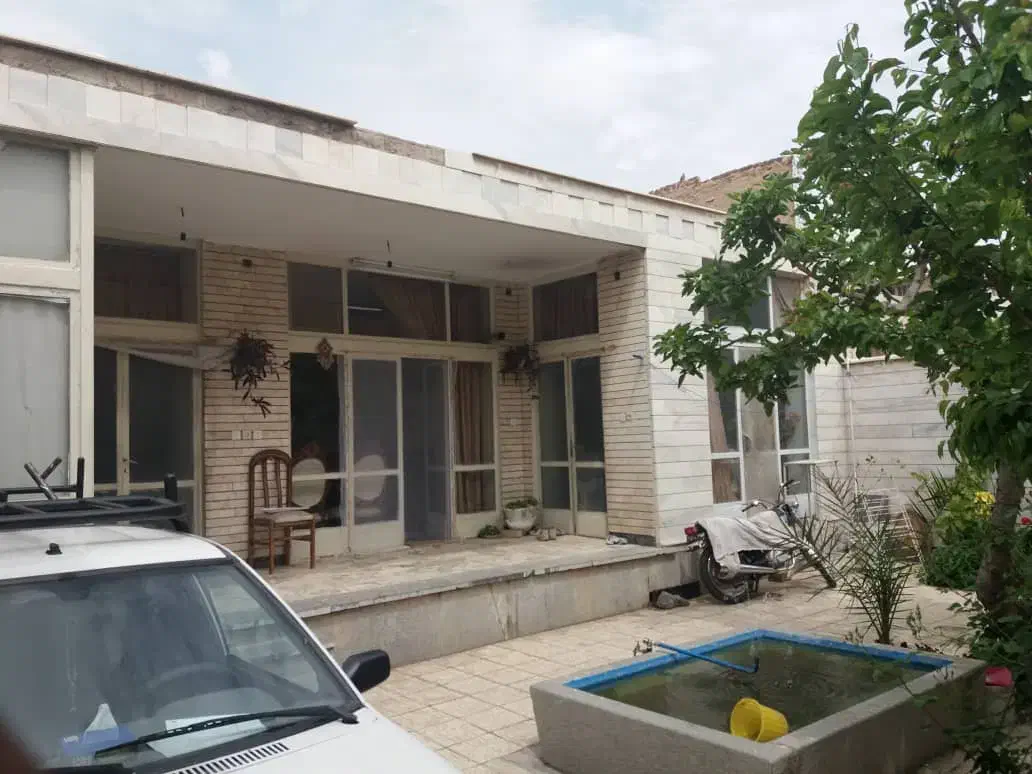 ویلایی دوطبقه تاپ لوکیشن جابر انصاری