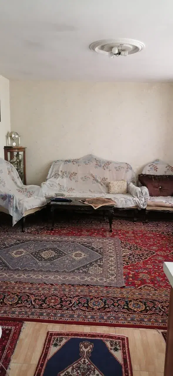 ۷۳ متر پر نور چهار راه نبوت