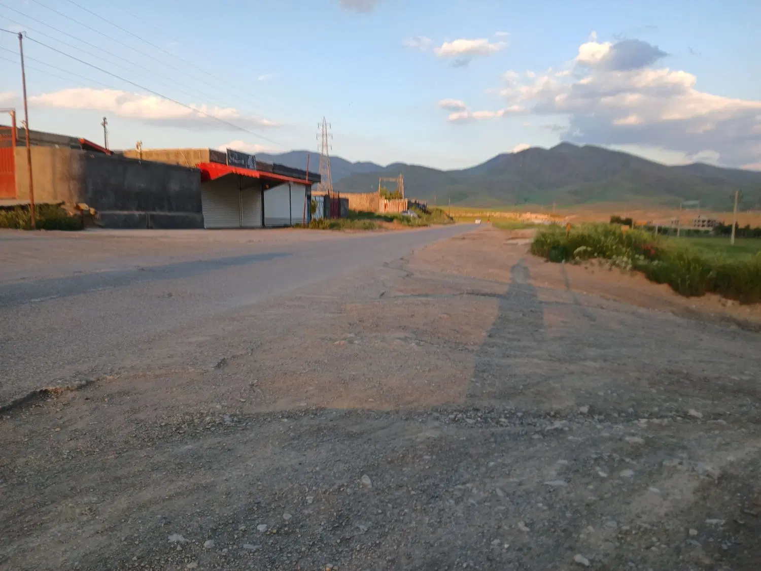 زمین فروشی برای انباری و کارگاه و مغازه