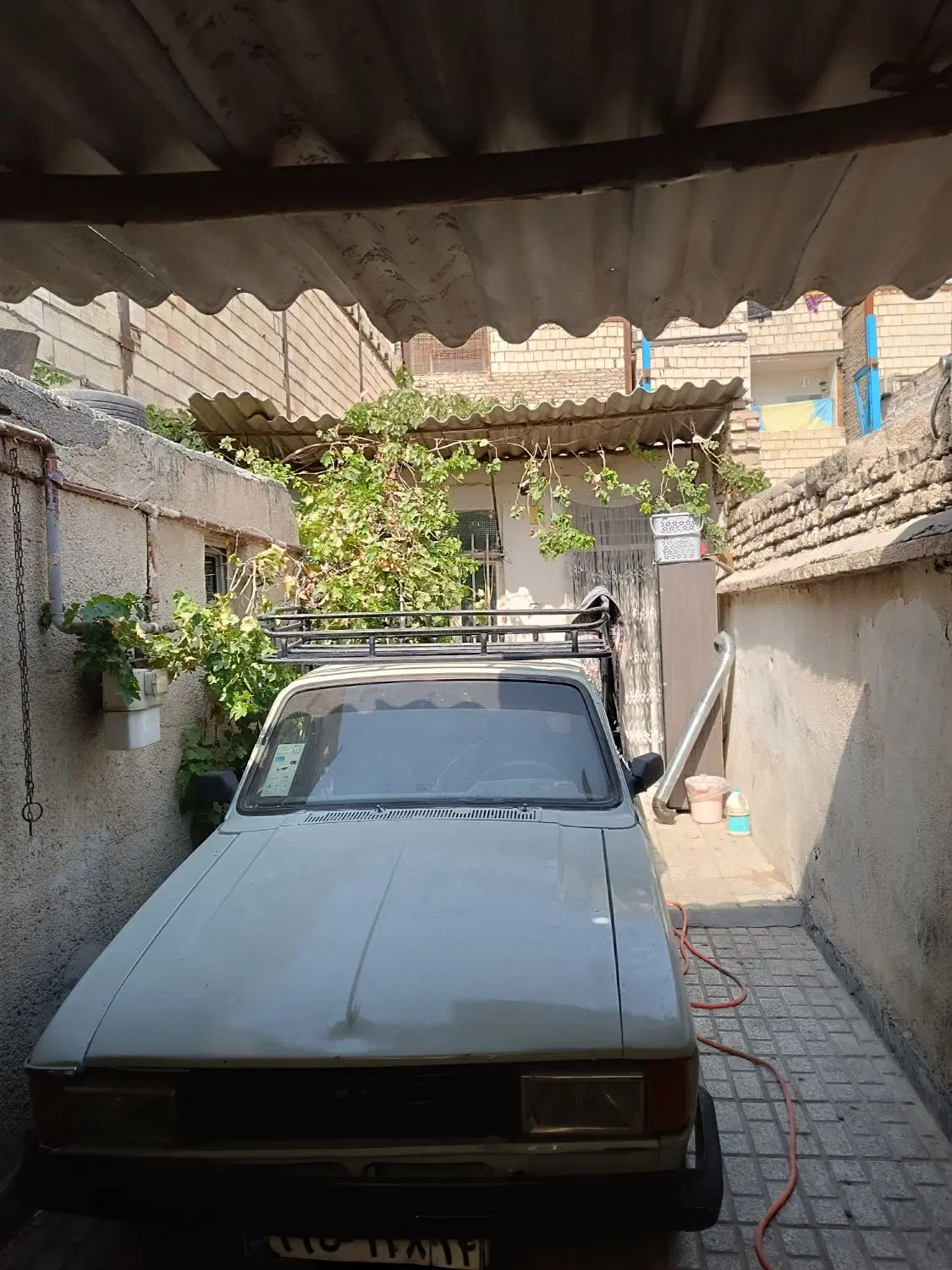 ویلایی دربست ماشین رو
